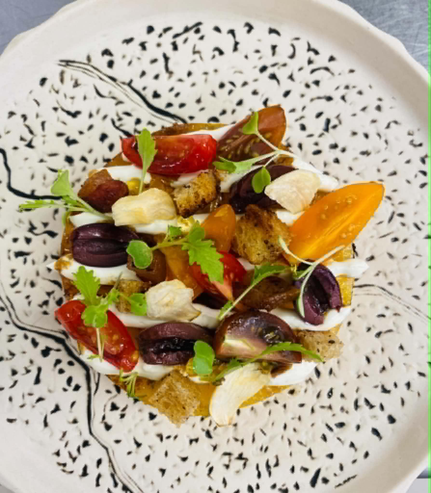 Entrée tomates anciennes et burrata - L'Ocre Rouge